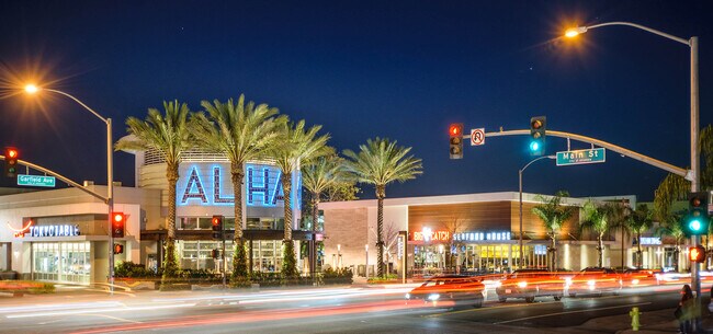 Downtown Alhambra - 4 minute walk from the unit. More than 30 restaurants/bars and a cinema hall - 89 E Commonwealth Ave