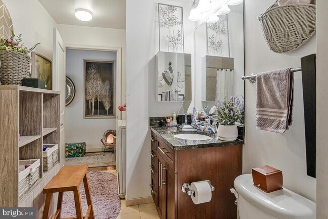 Building Photo - 157 Fleet St