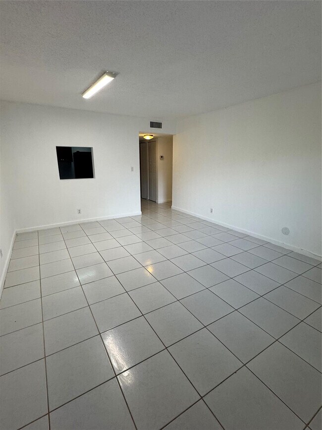 Building Photo - 4384 NW 9th Ave