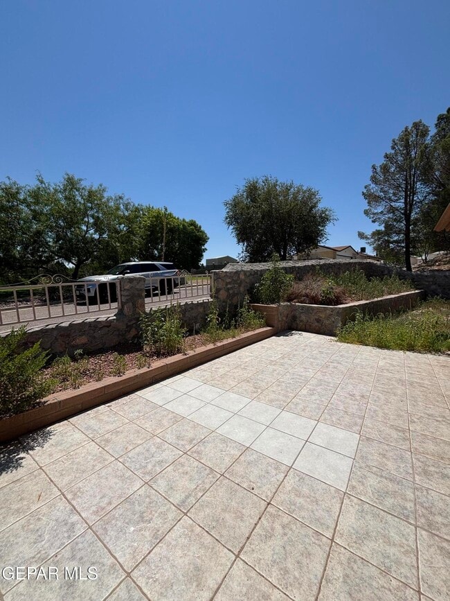 Building Photo - 3228 Mountain Ridge Dr