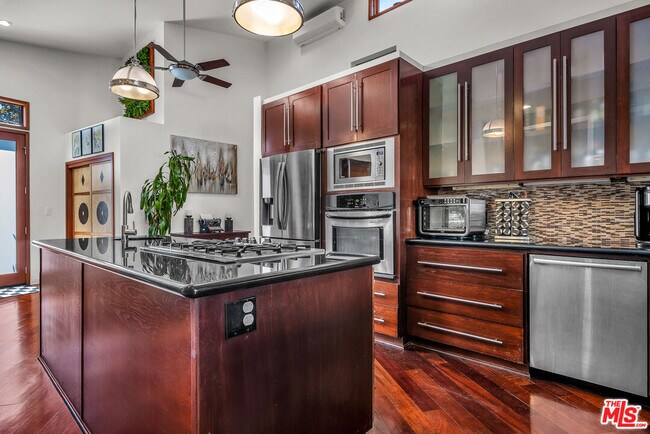 Building Photo - 4450 Campbell Dr