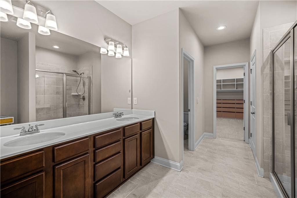 Building Photo - 18 Dorothy Ln