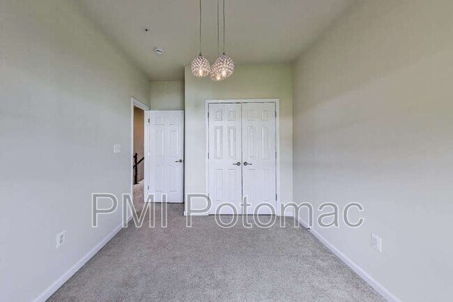 Building Photo - 2133 Little Sorrel Way