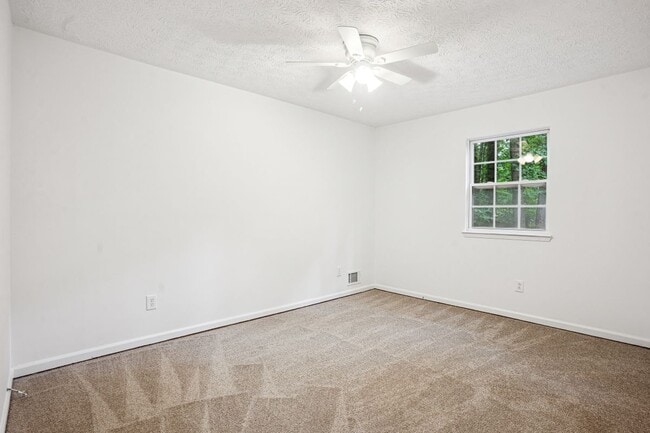 Building Photo - 8298 Blackfoot Trail