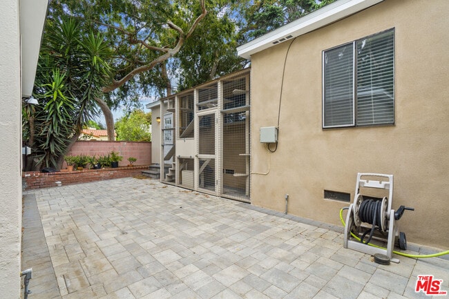 Building Photo - 3972 Keeshen Dr