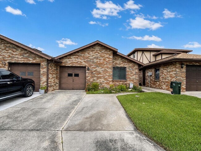 Building Photo - 614 Lake Carolyn Cir