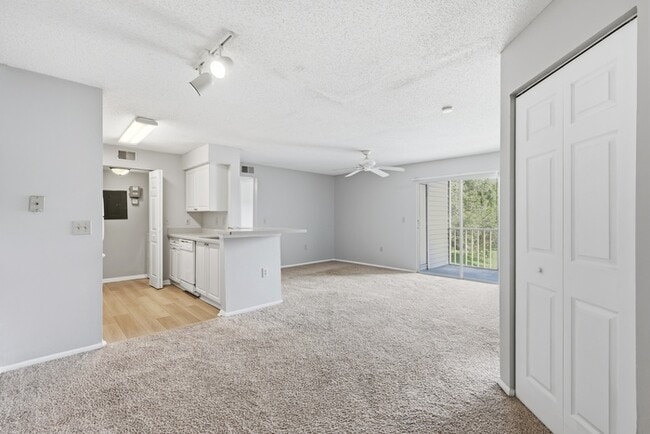 Building Photo - 1229 Bermuda Lakes Ln