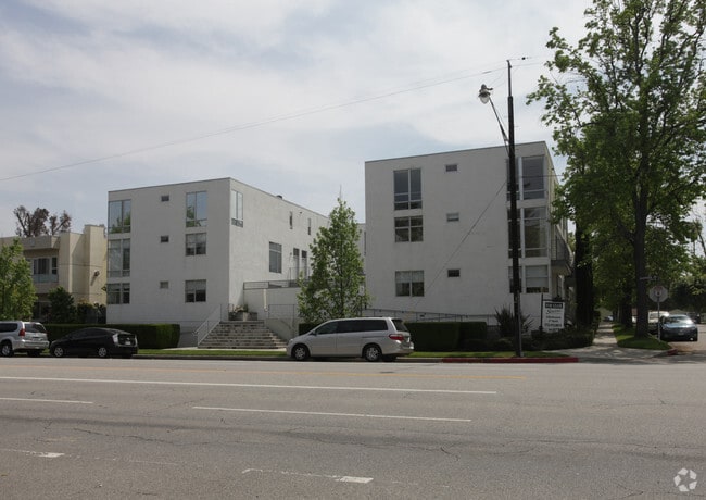 Building Photo - 14224 Riverside Dr