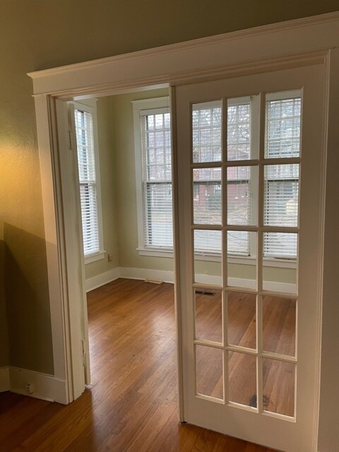 Bedroom - 1004 Scott St