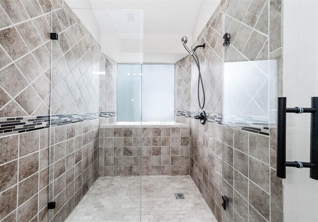 Building Photo - 103 Avocado St