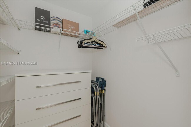 Building Photo - 1755 E Hallandale Beach Blvd