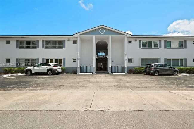 Building Photo - 1431 S 14th Ave