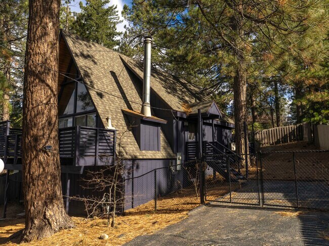 Building Photo - 32355 Nordic Dr