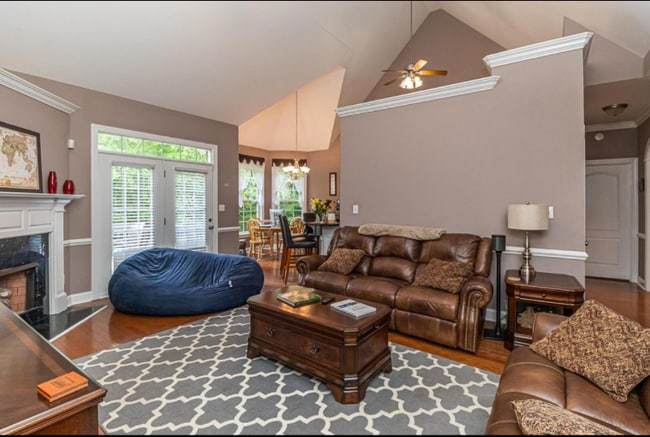 Building Photo - 302 Clay Brook Dr