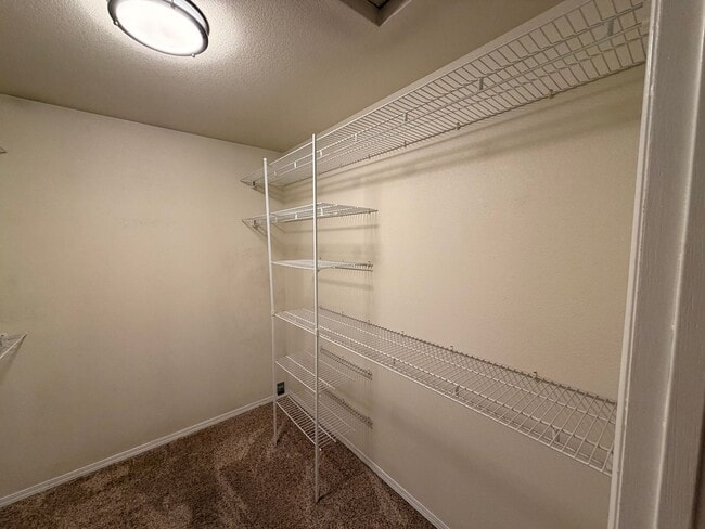 Building Photo - Gorgeous House in a Family-Friendly neighborhood!