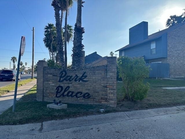 Building Photo - 210 E Del Mar Blvd