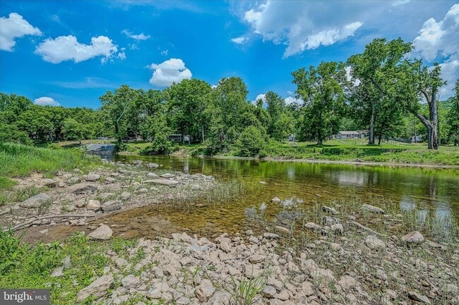 Building Photo - 67 Tranquil Way