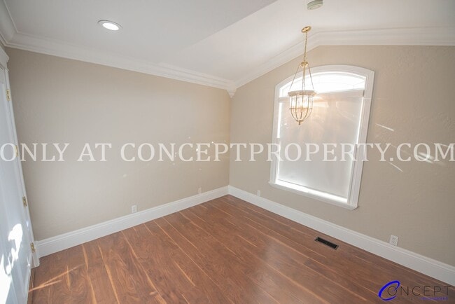 Building Photo - Attractive 4 Bed 3 Bathroom Home: Backing Park - 2 Car Garage