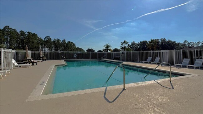 Building Photo - 1131 N Hampton Dr