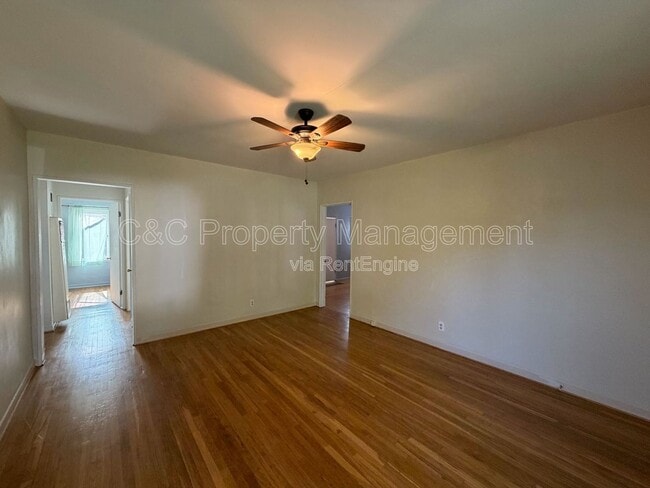 Building Photo - 3240 Del Vina St