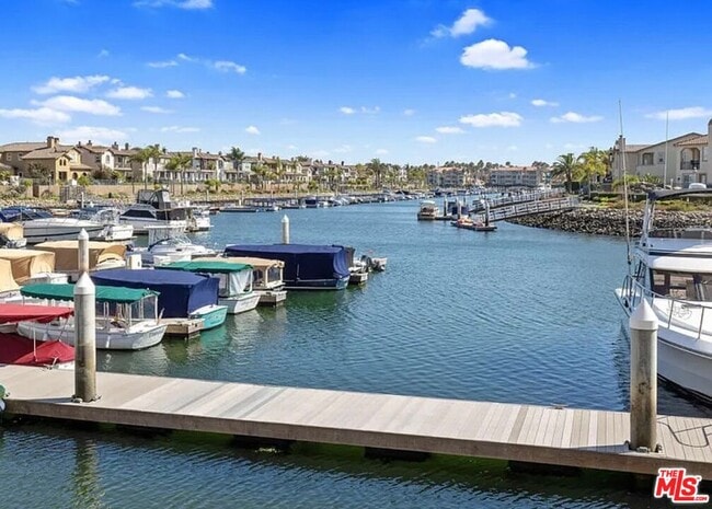 Building Photo - 4320 Tradewinds Dr