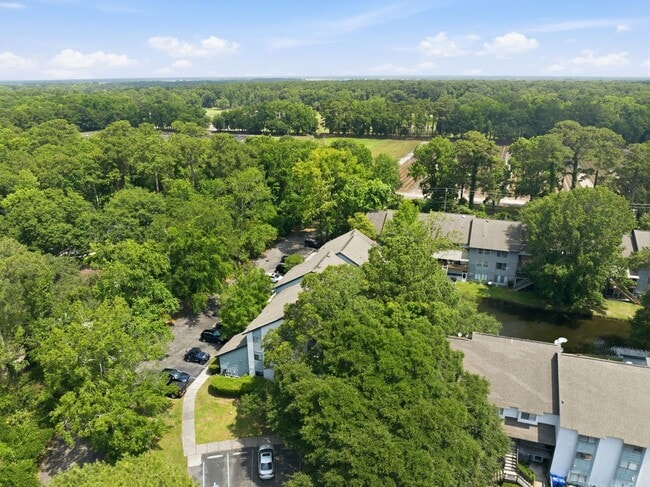 Building Photo - Spacious 2BR Condo in Desirable Snee Farm