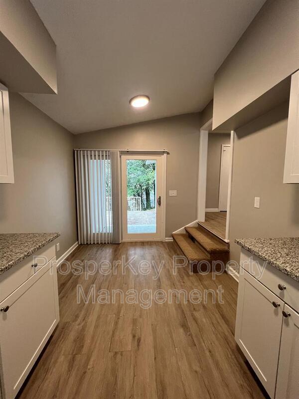 Building Photo - 1 Esquiline Ct