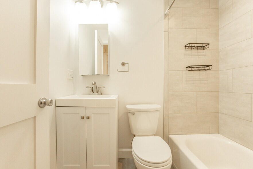 Building Photo - 375 Dorchester St