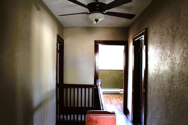 Building Photo - 818 D St