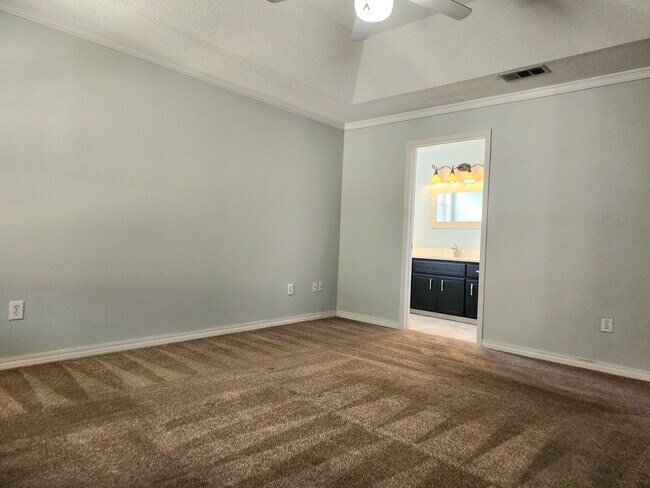 Building Photo - Adorable back yard in Gulf Shores - 3/2