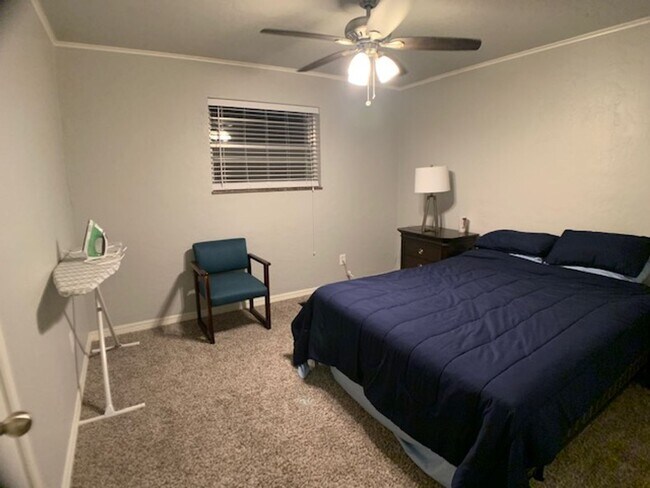 Building Photo - 3 Bed Home OKC - Move in Deposit-Free! (If Qualified)