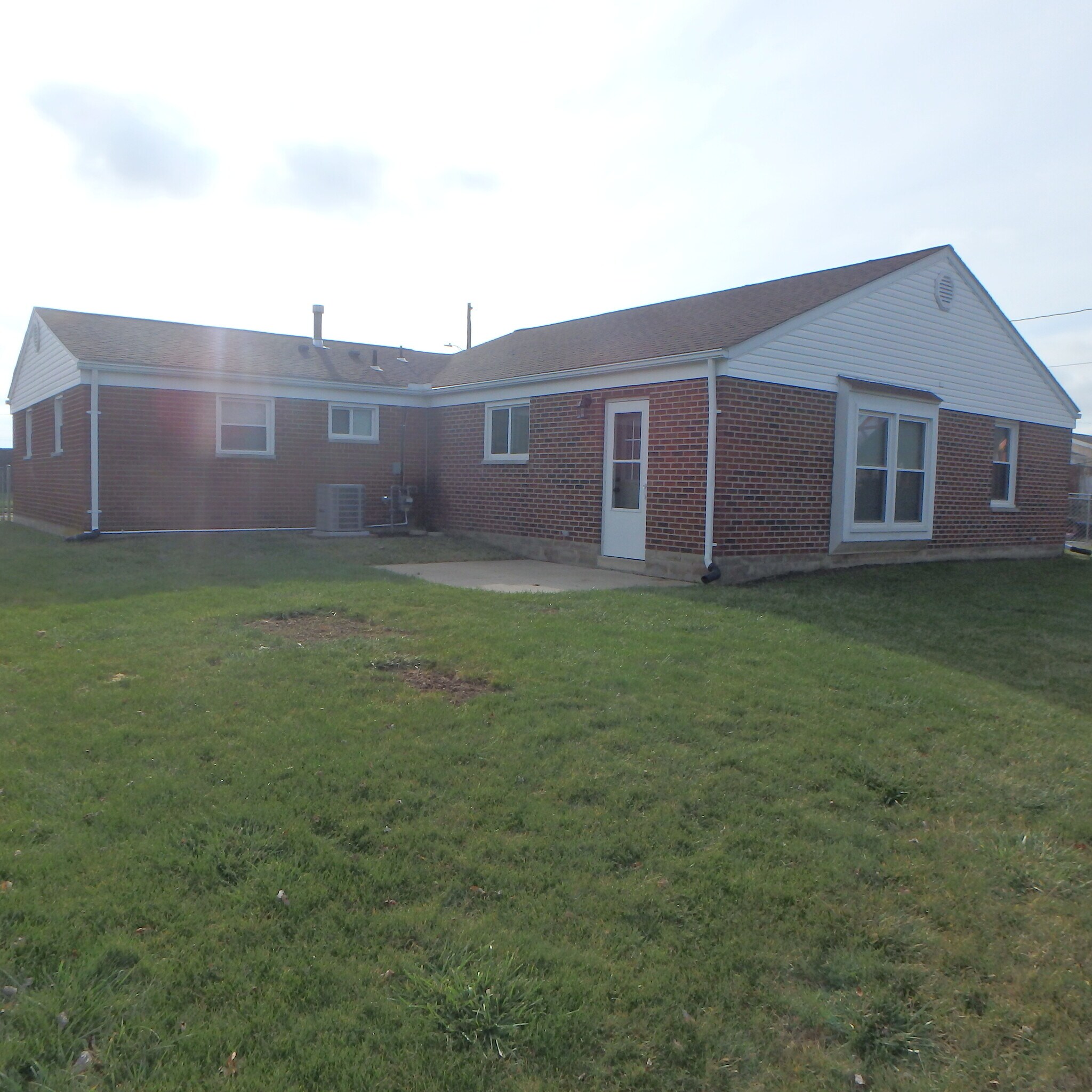 Building Photo - 218 Crosswell Ave