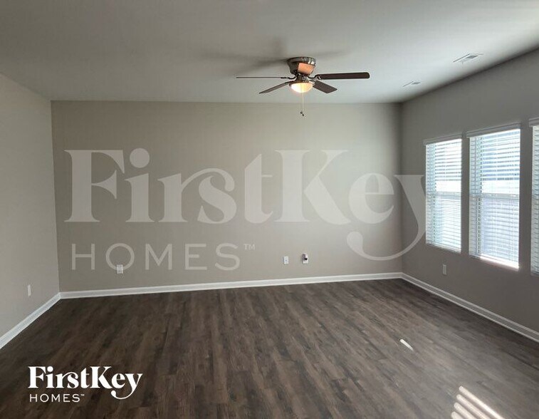 Building Photo - 5510 Cobblestone Glen Dr