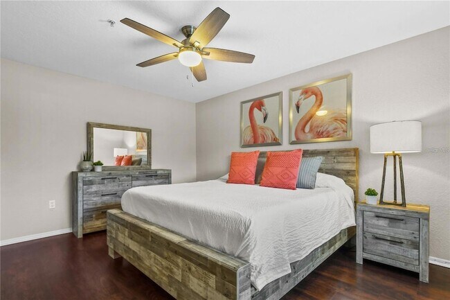 Building Photo - 13917 Fairway Island Dr