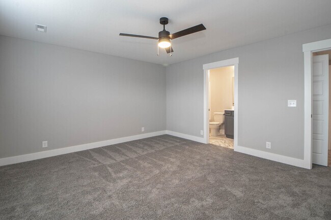 Building Photo - 1604 Jonathan Wade Cir