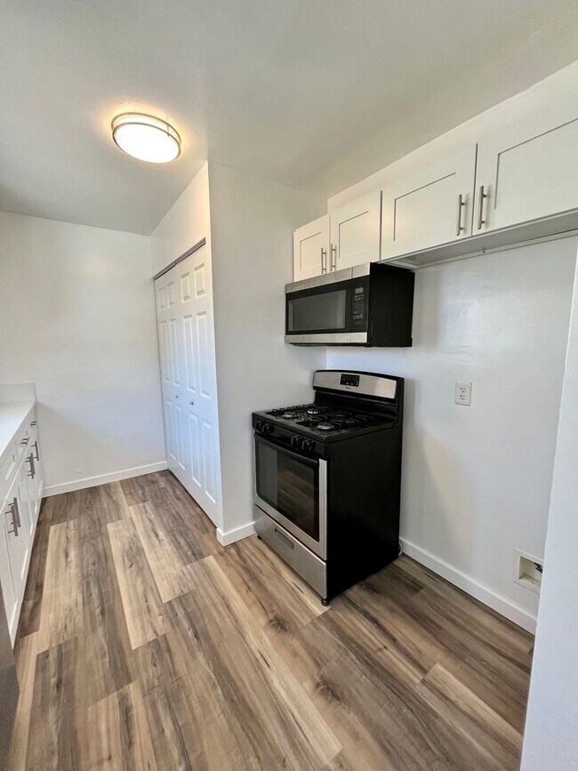 Building Photo - 4108 Redondo Beach Blvd