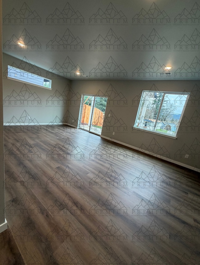 Building Photo - 3 BED 2.5 BATH NEW BUILD!