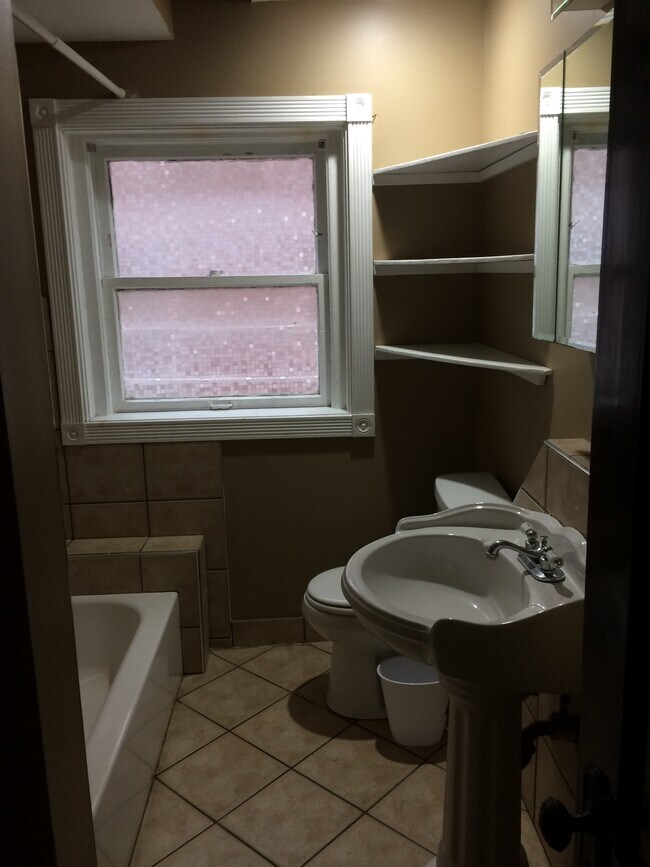 Building Photo - 3817 Central St