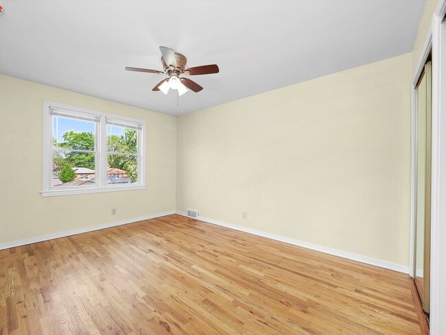 Building Photo - 7754 S Yates Blvd