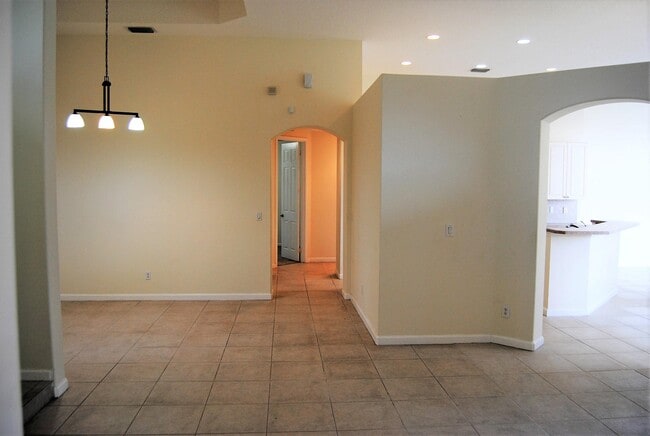 Building Photo - 2926 E Fontana Ct