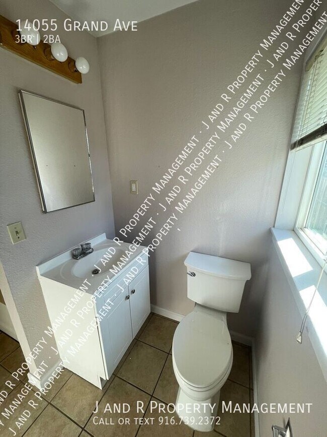 Building Photo - 14055 Grand Ave