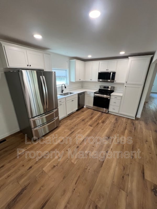 Building Photo - 1934 Emerald Dr