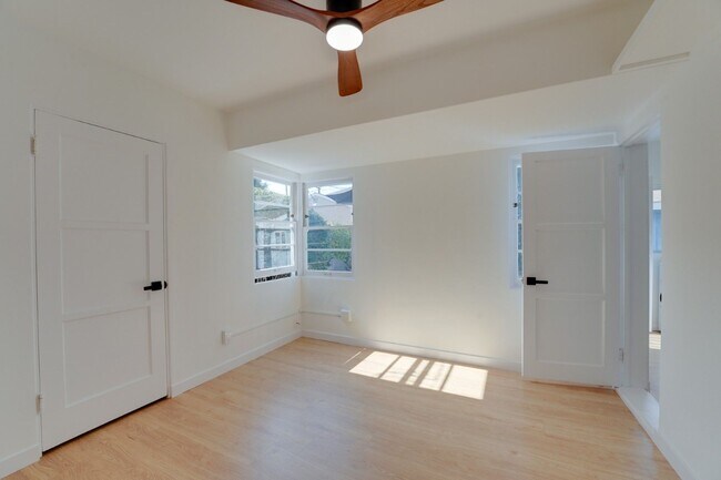 Building Photo - 1344 Diamond St