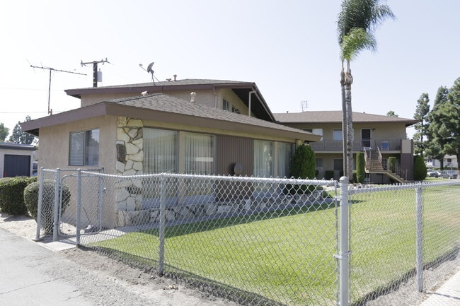 Building Photo - 9382 Cellini Ave.