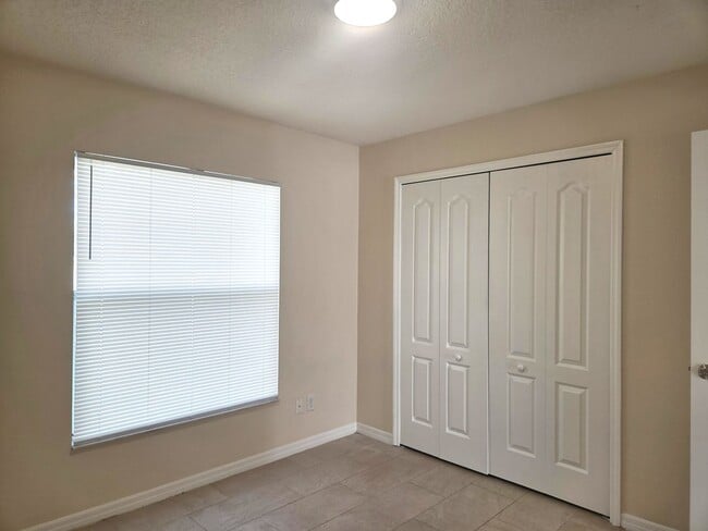 Building Photo - Cardinal Pines East