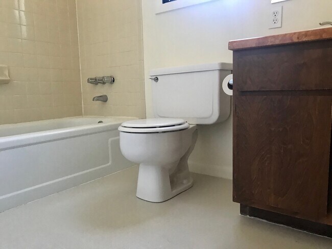 Building Photo - 2141-2128 28th Ave Ct