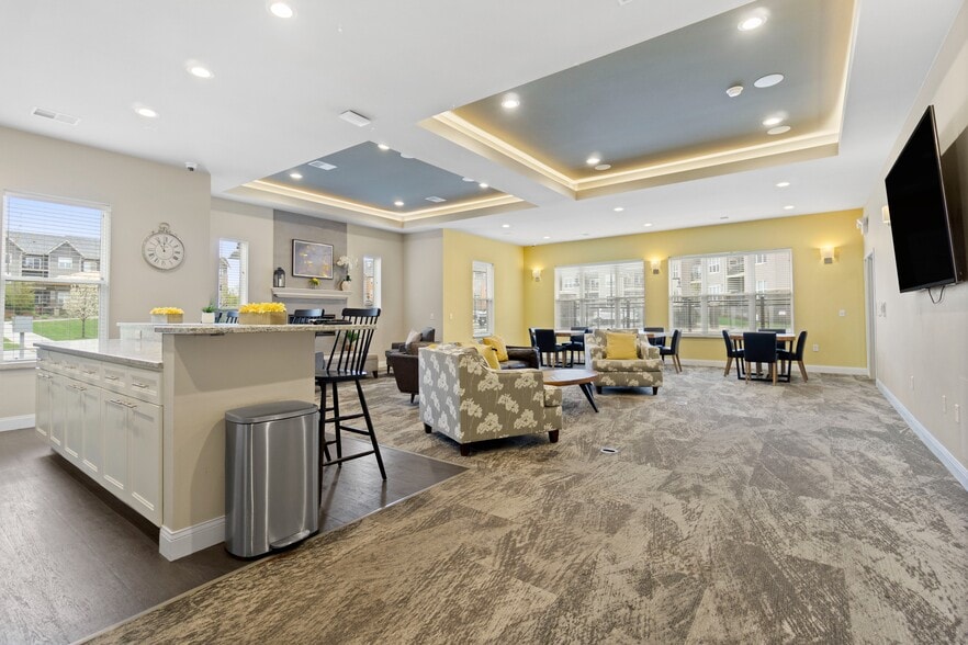 Primary Photo - 22 Slate