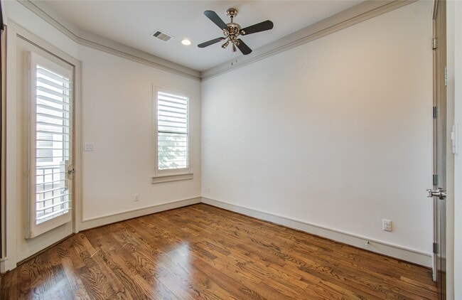 Building Photo - 1808 Ridgewood St