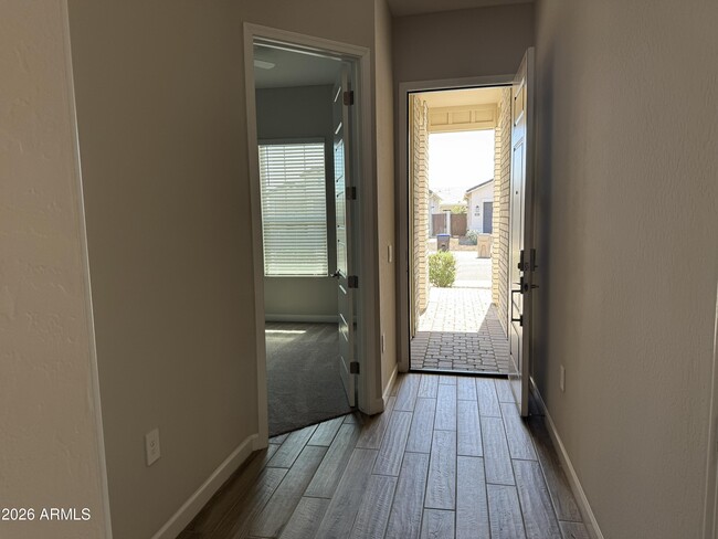 Building Photo - 10212 W Alex Ave