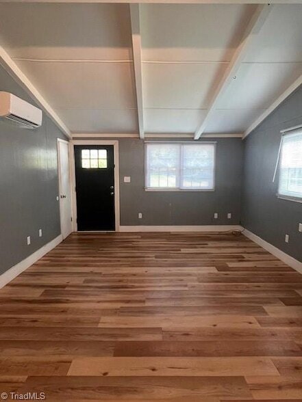 Building Photo - 1309 W Ridge St